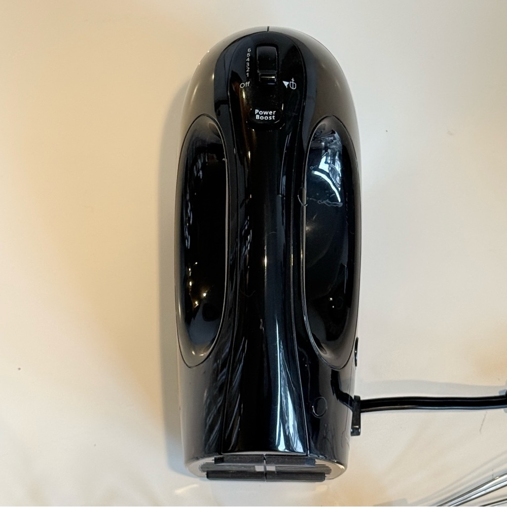 Oster Hand Mixer with Retractable Cord and 5 Attachments - Picture 5 of 7